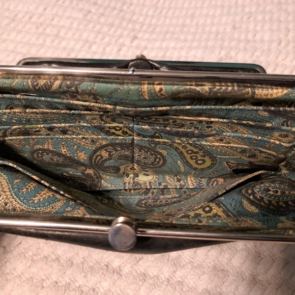 HOBO Lauren Clutch - Picture 7 of 9